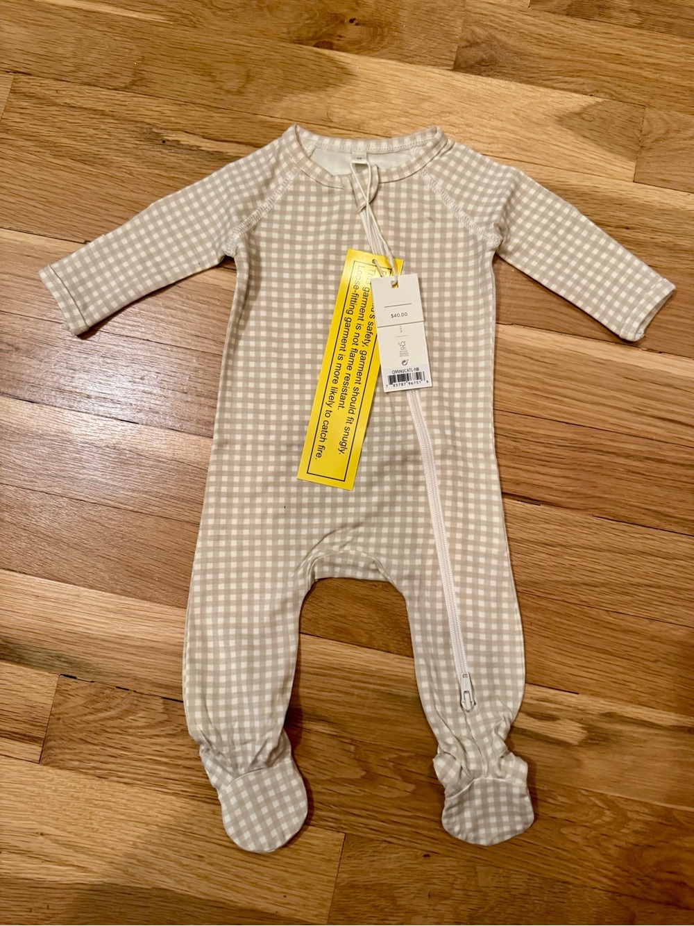 Quincy Mae NWT Neutral Gingham Baby BambooOne-Piece Footed Zipper Romper Size NB